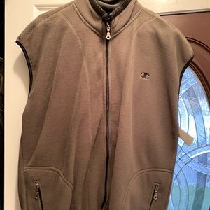 Champion Men’s zip up vest - 2XL olive green